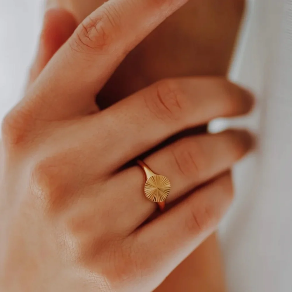 Waterproof gold plated rays ring - Picture 2 of 3